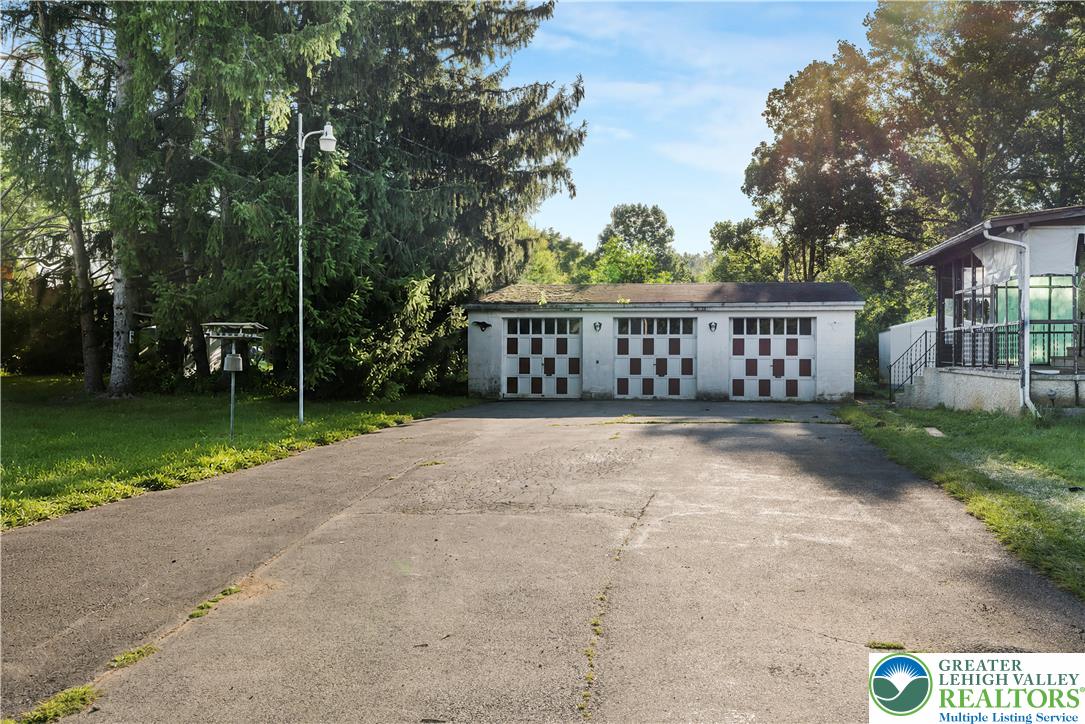 8 Aarons Place Property Photo 6