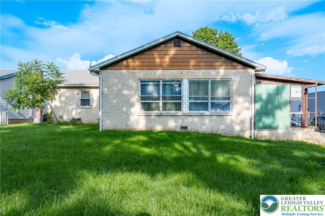 8 Aarons Place Property Photo 10