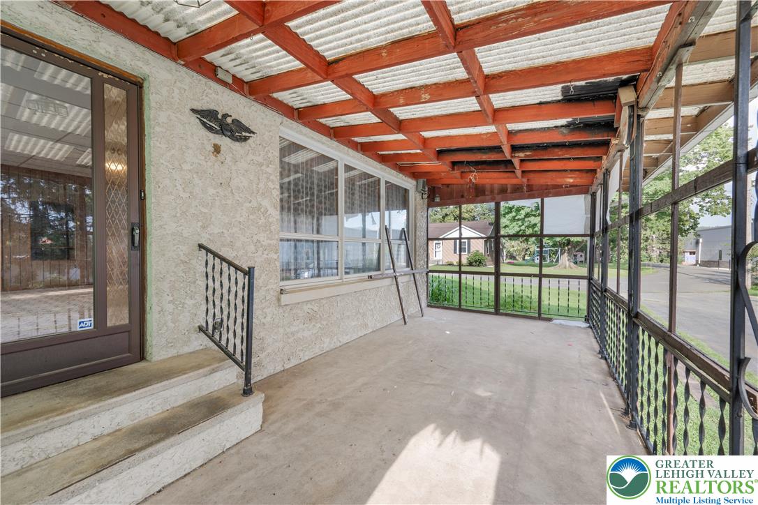 8 Aarons Place Property Photo 12