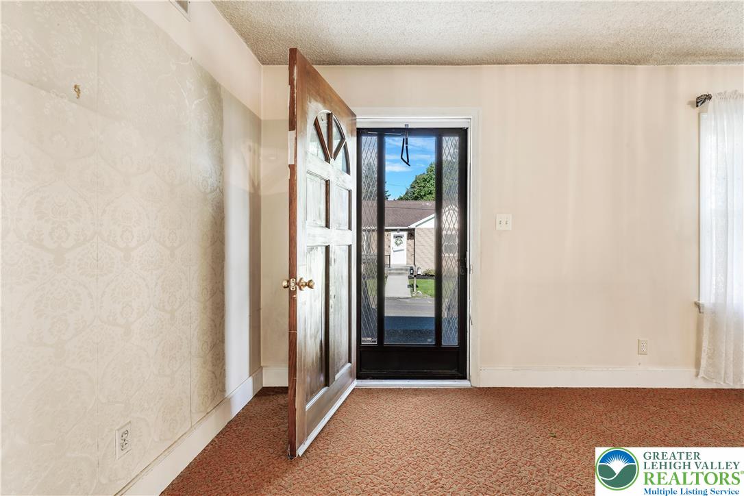 8 Aarons Place Property Photo 14