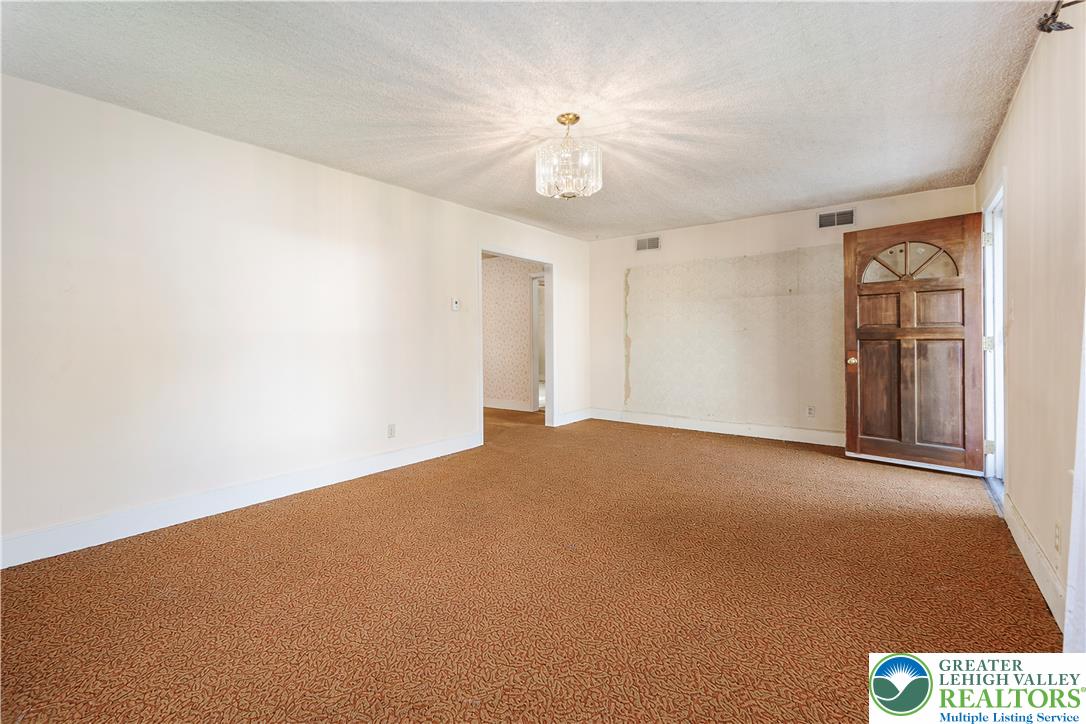 8 Aarons Place Property Photo 16