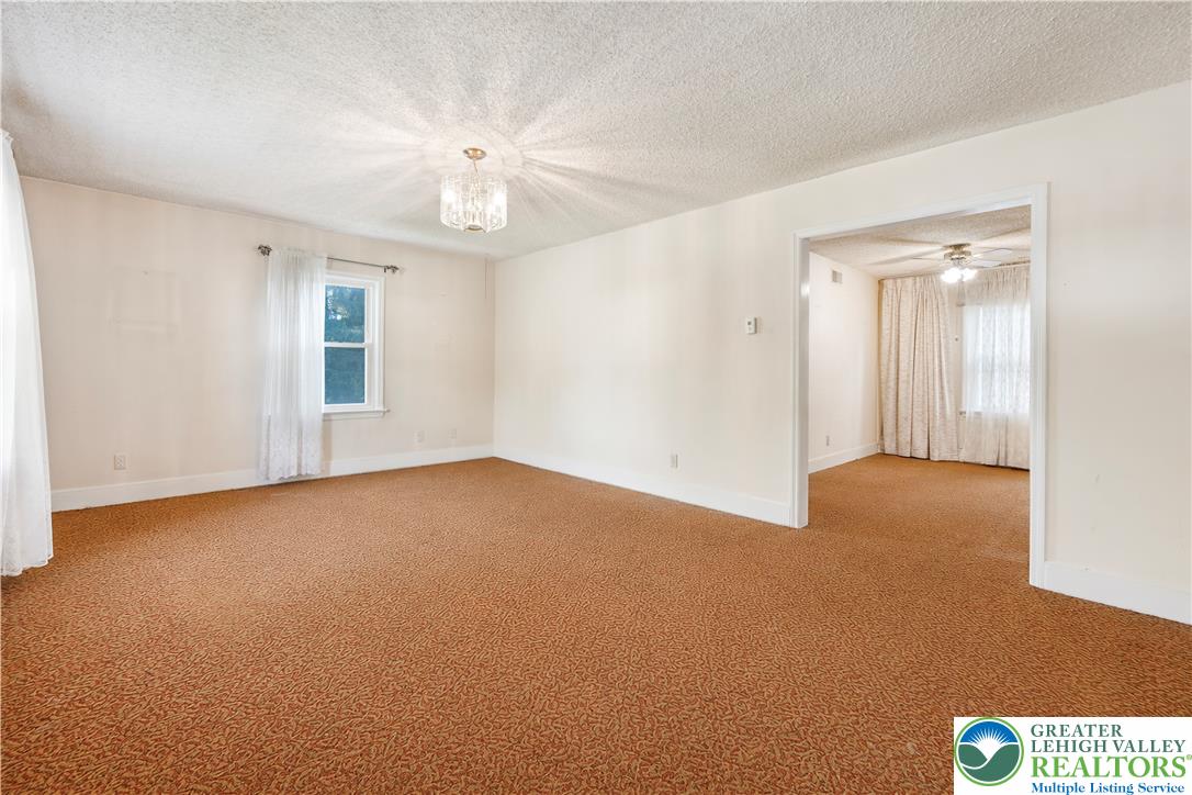 8 Aarons Place Property Photo 17