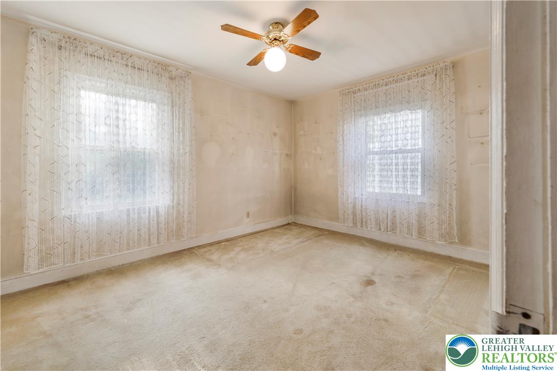 8 Aarons Place Property Photo 22