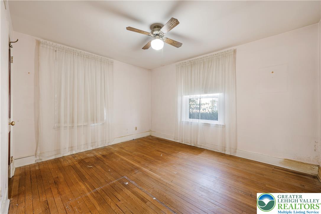 8 Aarons Place Property Photo 25