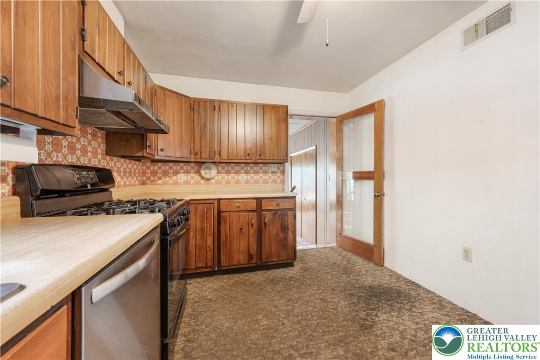 8 Aarons Place Property Photo 27