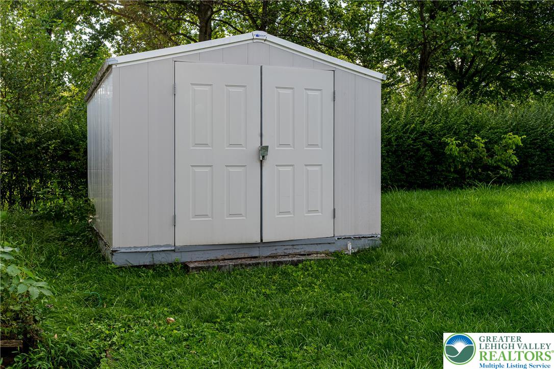 8 Aarons Place Property Photo 39