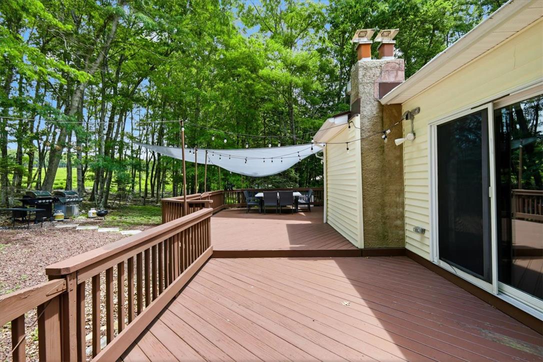 17 Basswood Court Property Photo 14