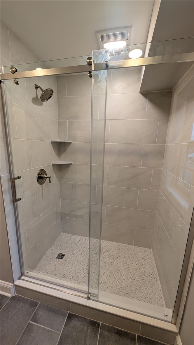 242 East Walnut Street 1 Property Photo 7