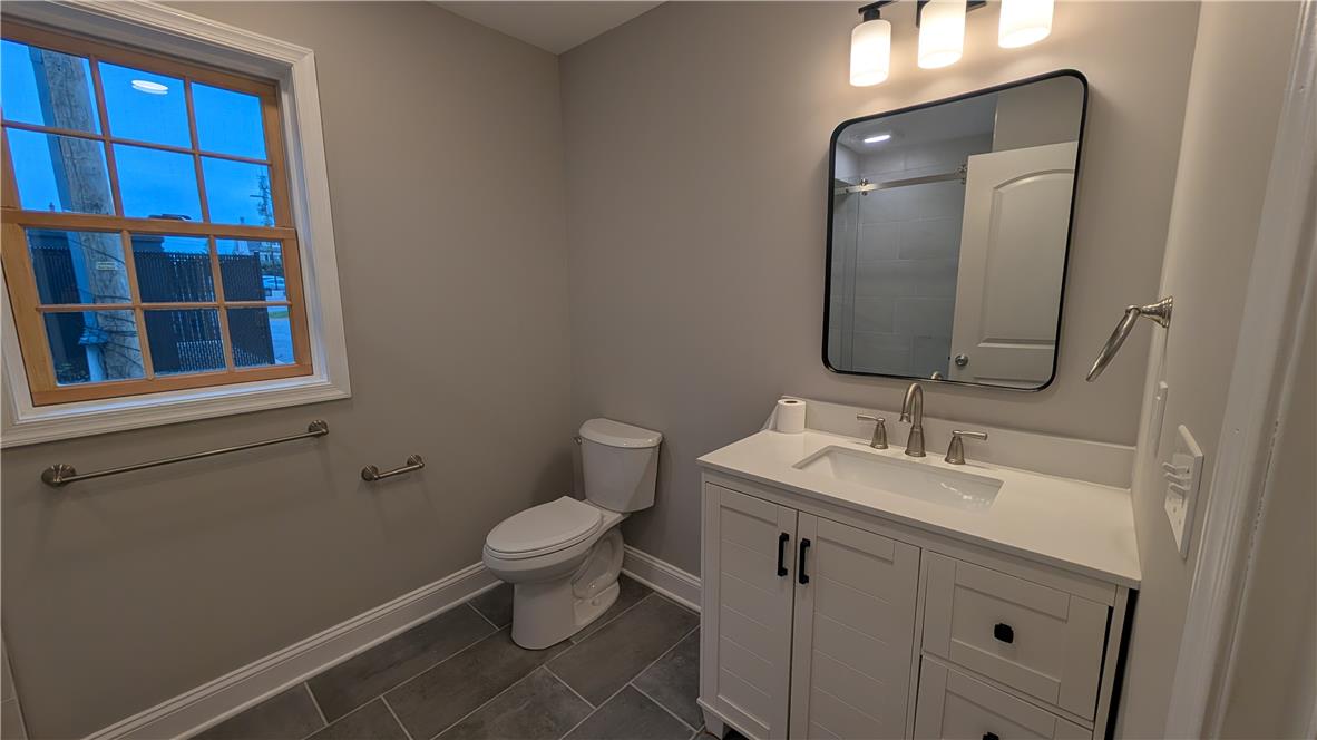 242 East Walnut Street 1 Property Photo 8