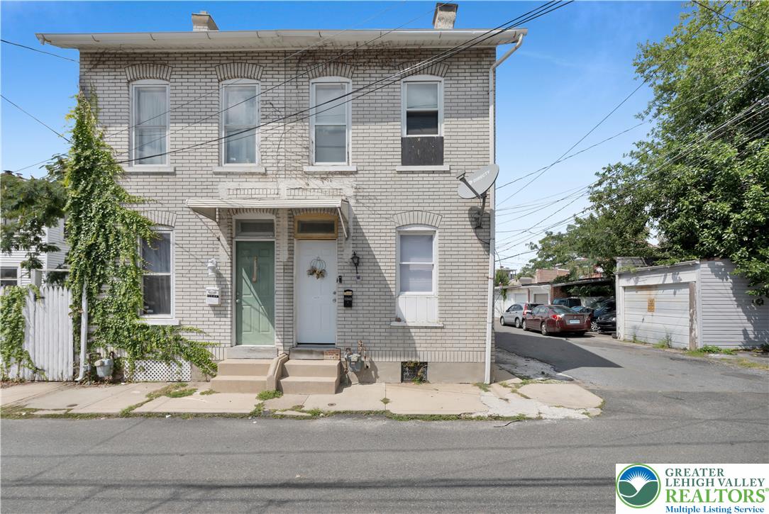 1243 Russell Street Property Photo 2