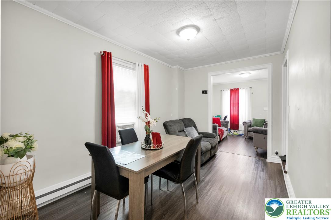 1243 Russell Street Property Photo 7