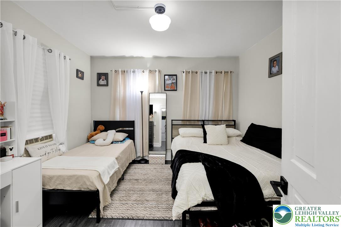 1243 Russell Street Property Photo 11