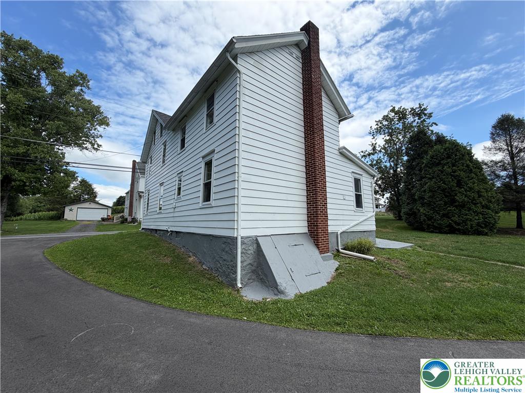 5720 Memorial Road Property Photo 4