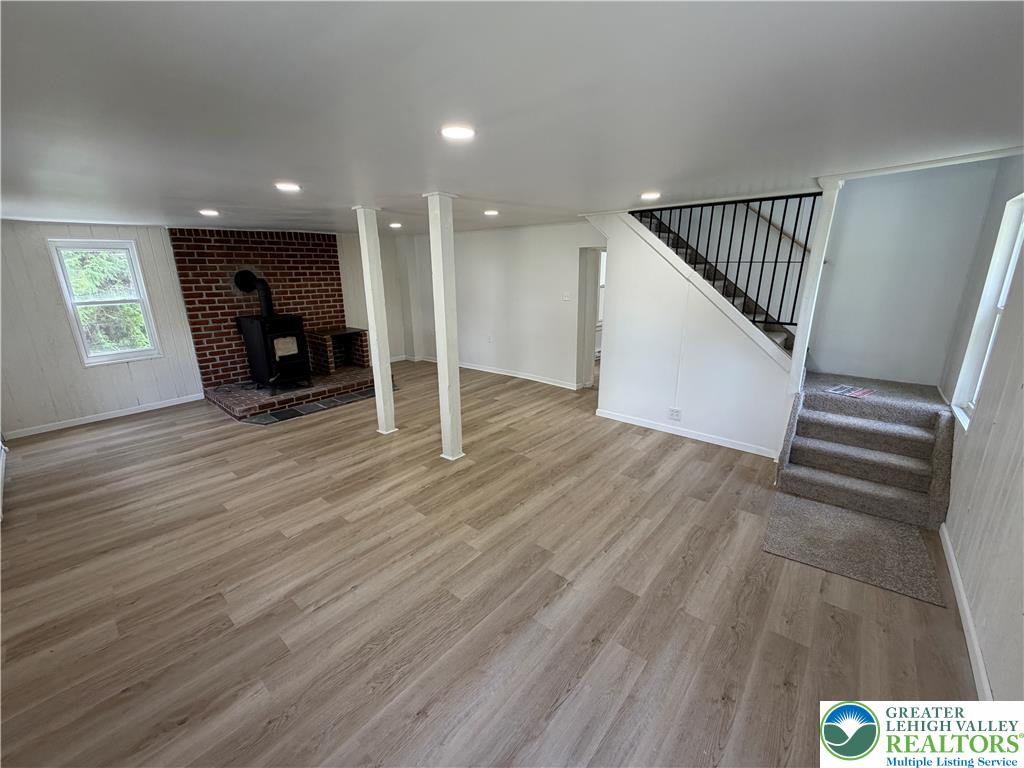 5720 Memorial Road Property Photo 9