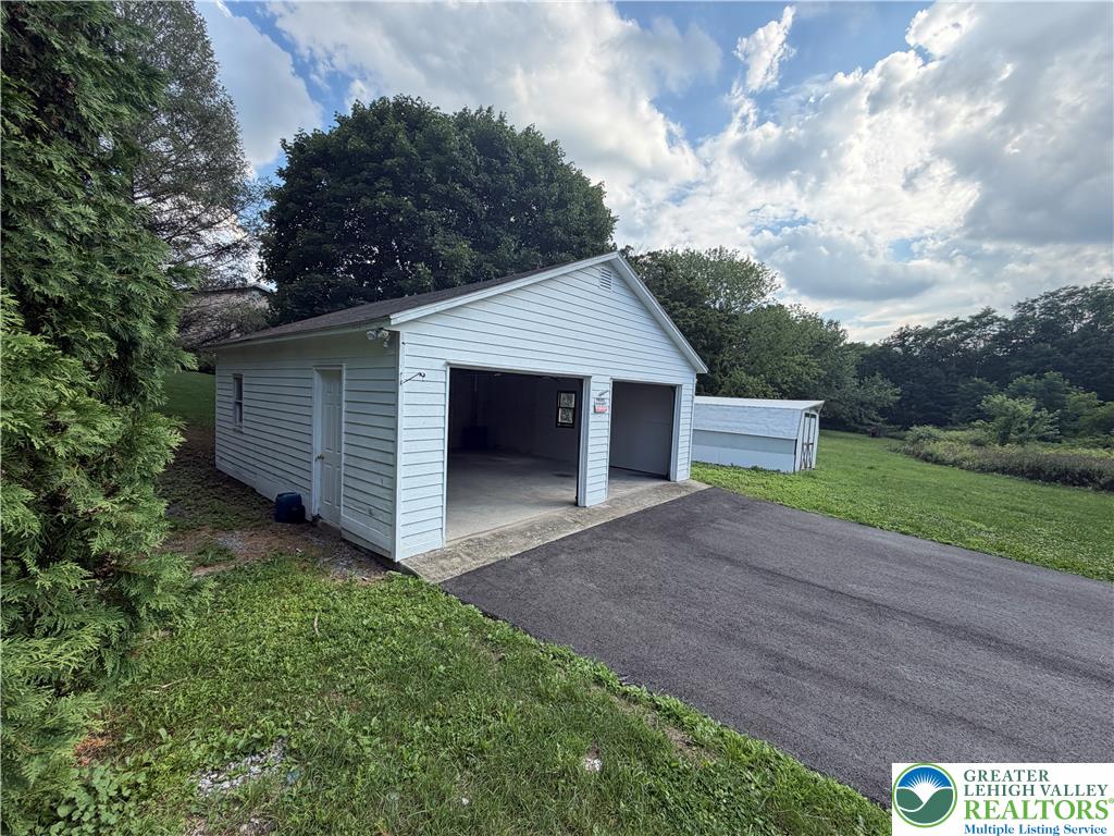 5720 Memorial Road Property Photo 18