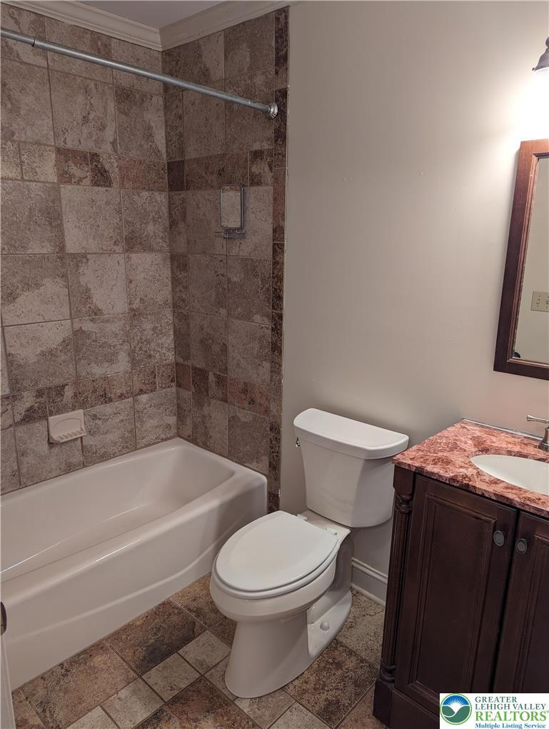128 West 4th Street 2r Property Photo 5