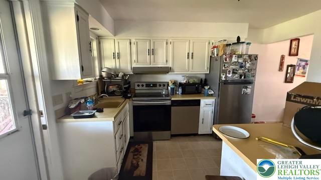 5758 Greens Drive Property Photo 5