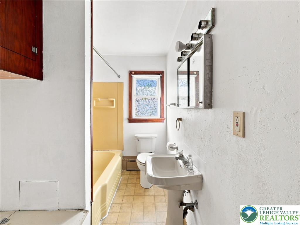 420 South 6th Street Property Photo 8