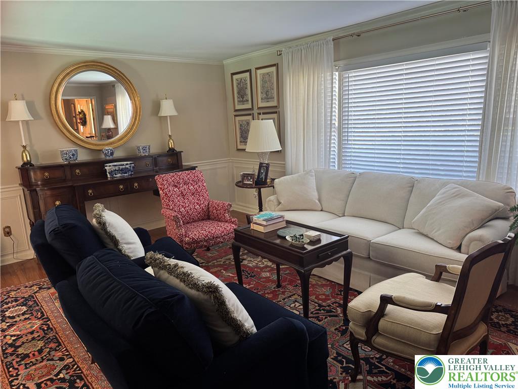 3360 Michigan Court Property Photo 4