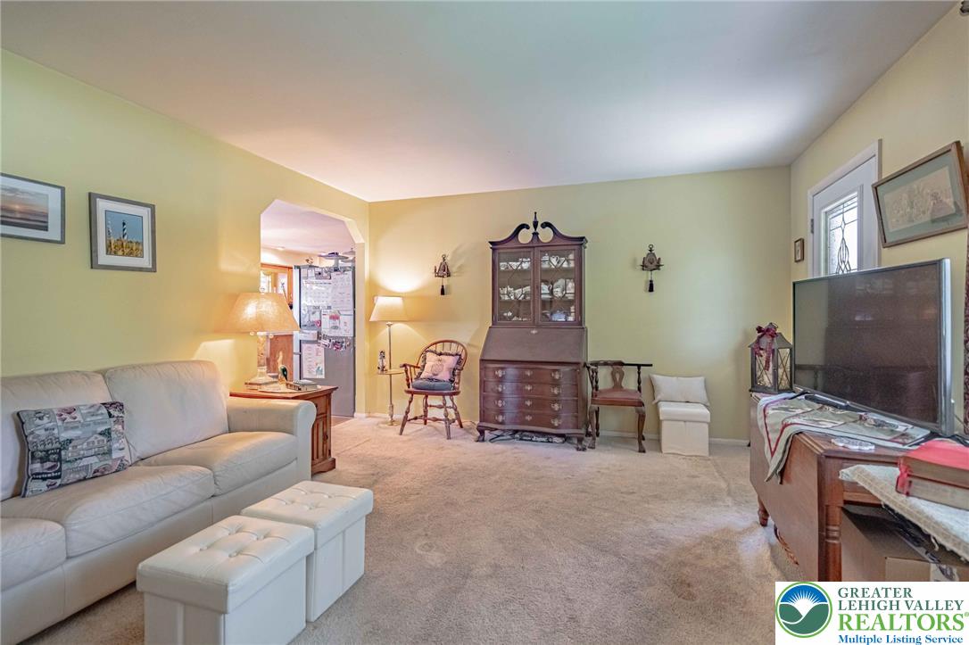 2034 Wind Hill Road Property Photo 7