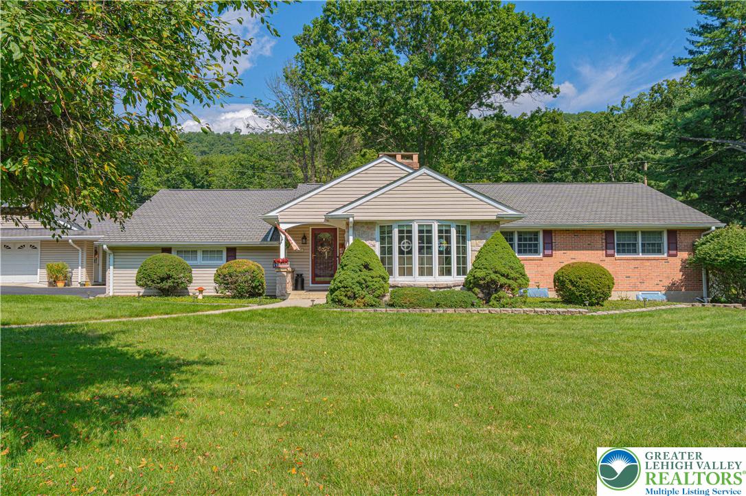 3683 Oakhurst Drive Property Photo 3