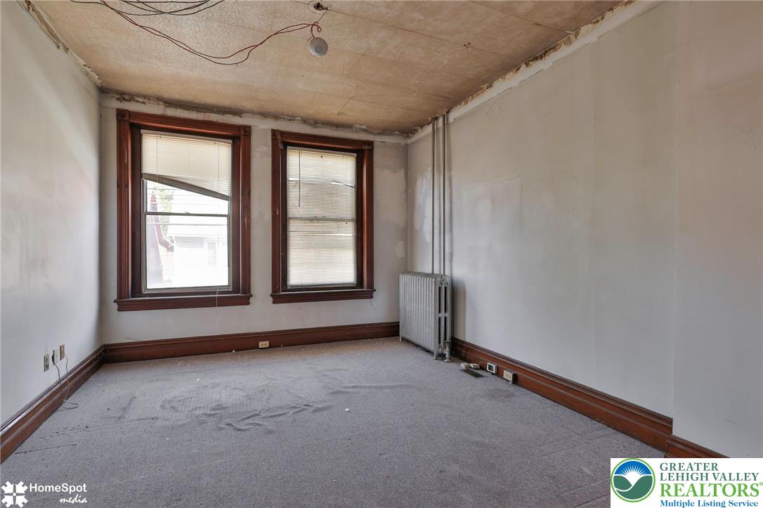 512 East 4th Street Property Photo 6