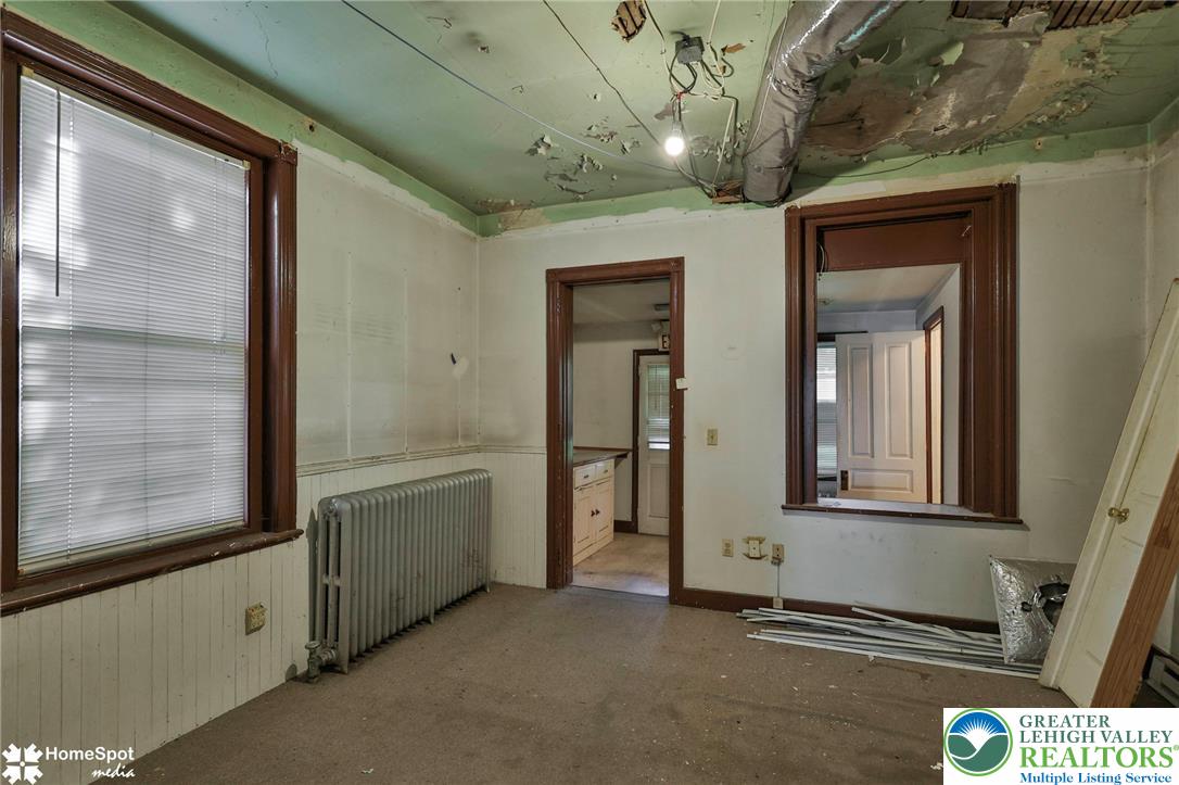 512 East 4th Street Property Photo 15