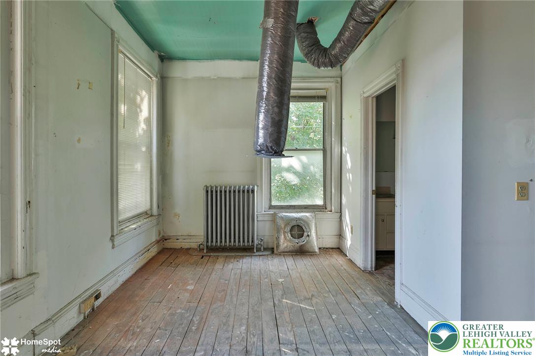 512 East 4th Street Property Photo 39