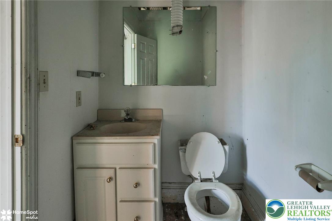 512 East 4th Street Property Photo 42