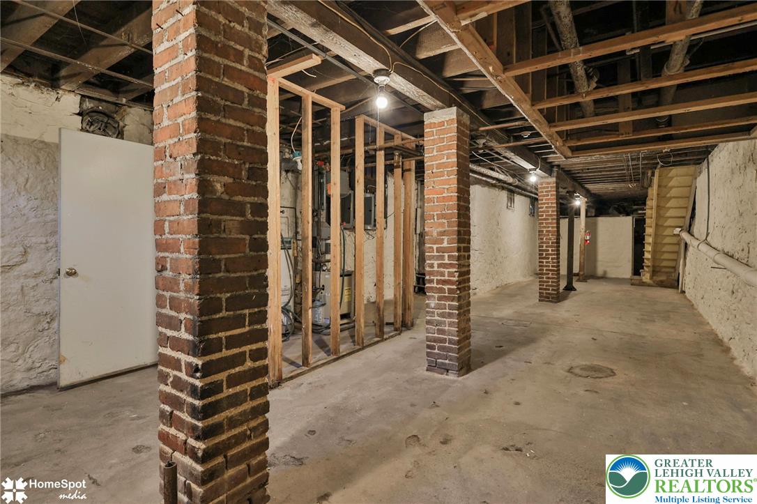 512 East 4th Street Property Photo 54