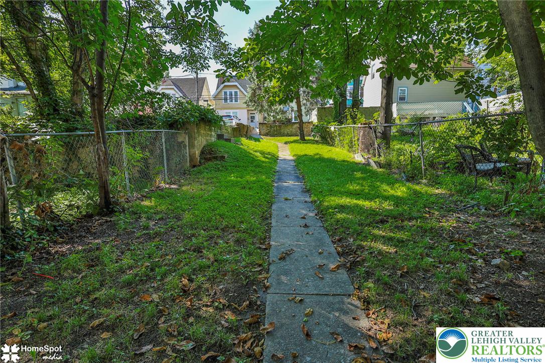 512 East 4th Street Property Photo 57