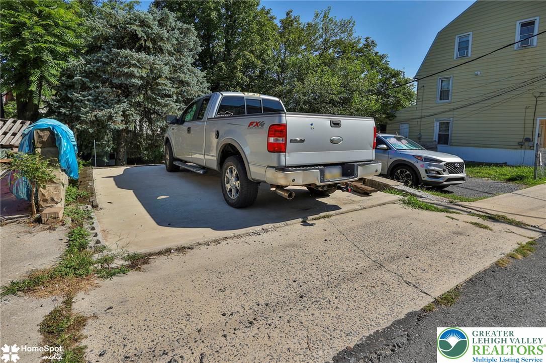 512 East 4th Street Property Photo 62