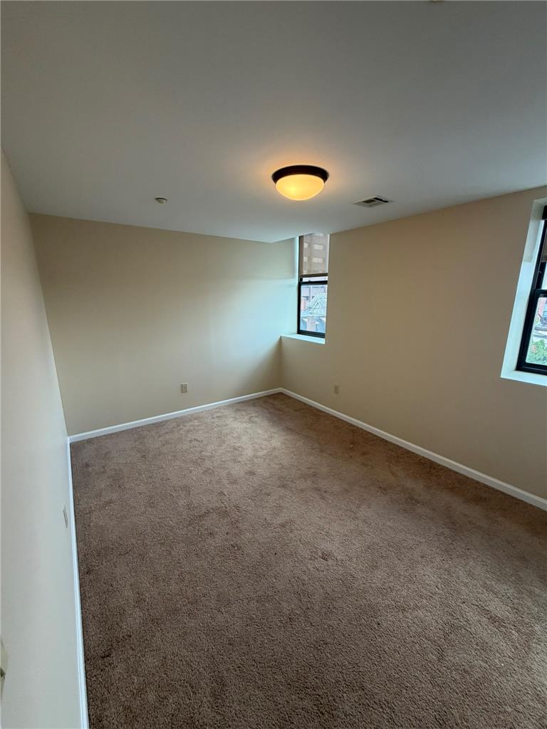 528 North New Street 19 Property Photo 11