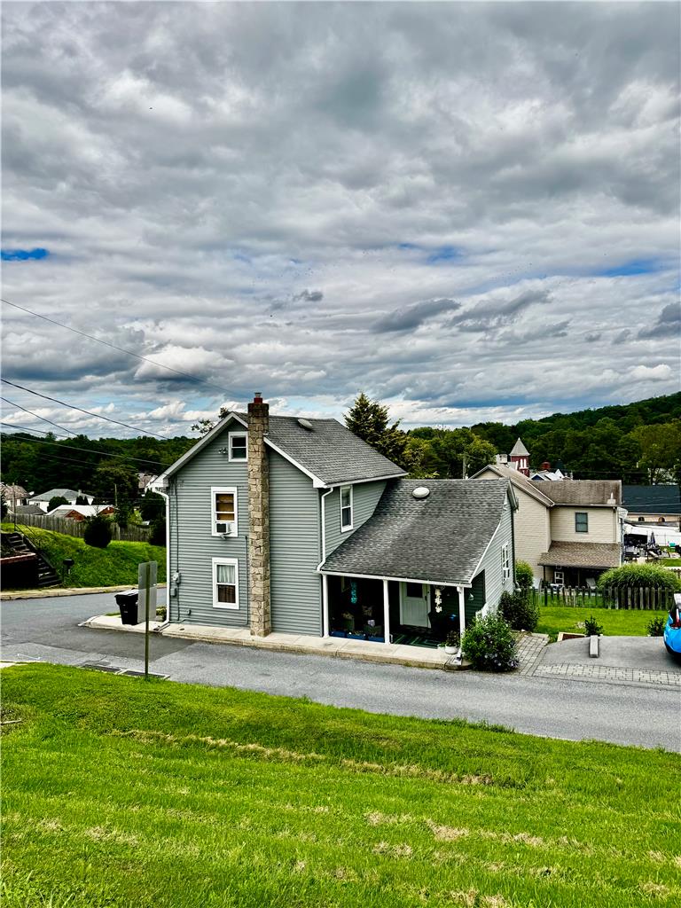216 Monroe Street Property Photo 4