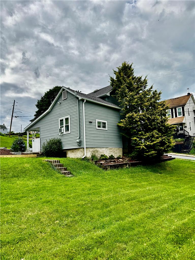 216 Monroe Street Property Photo 8