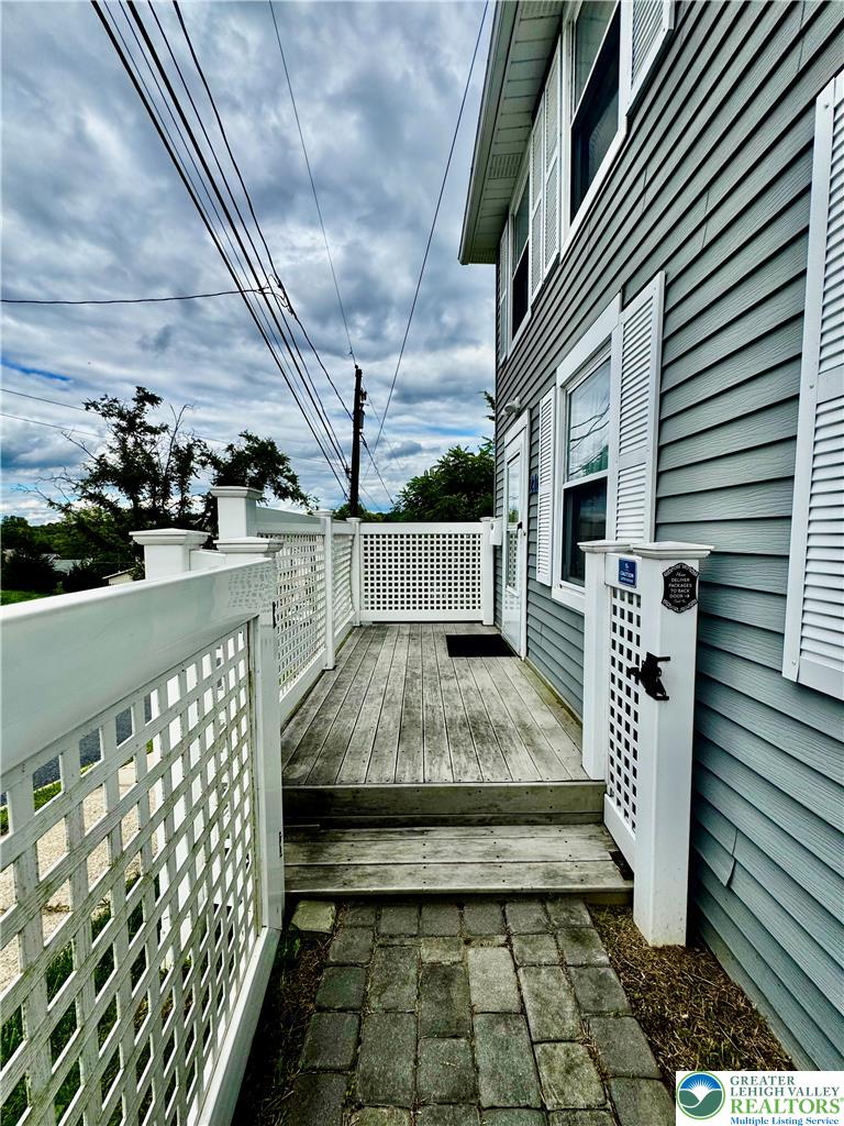 216 Monroe Street Property Photo 14