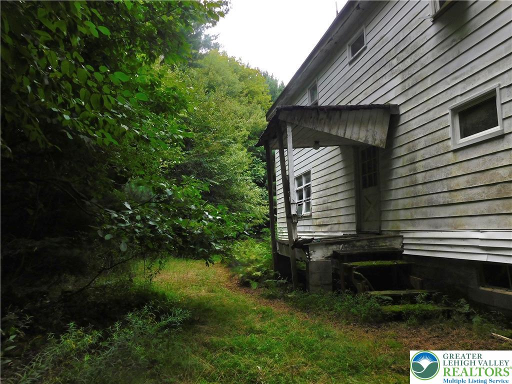 996 Greenwood Street Property Photo 3