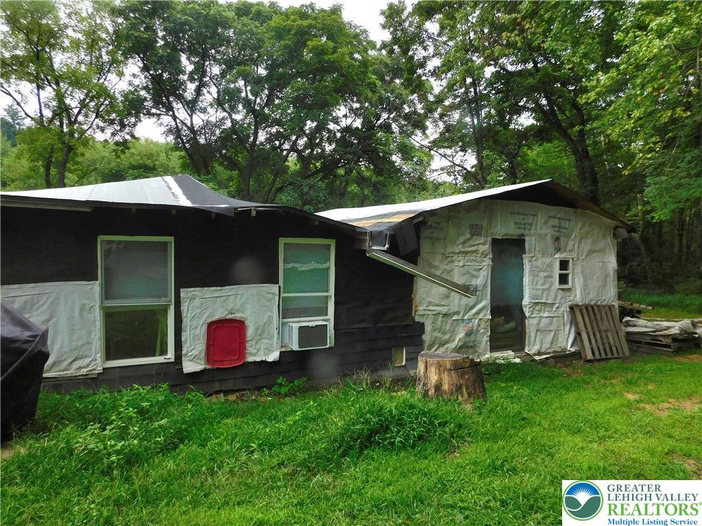 996 Greenwood Street Property Photo 6