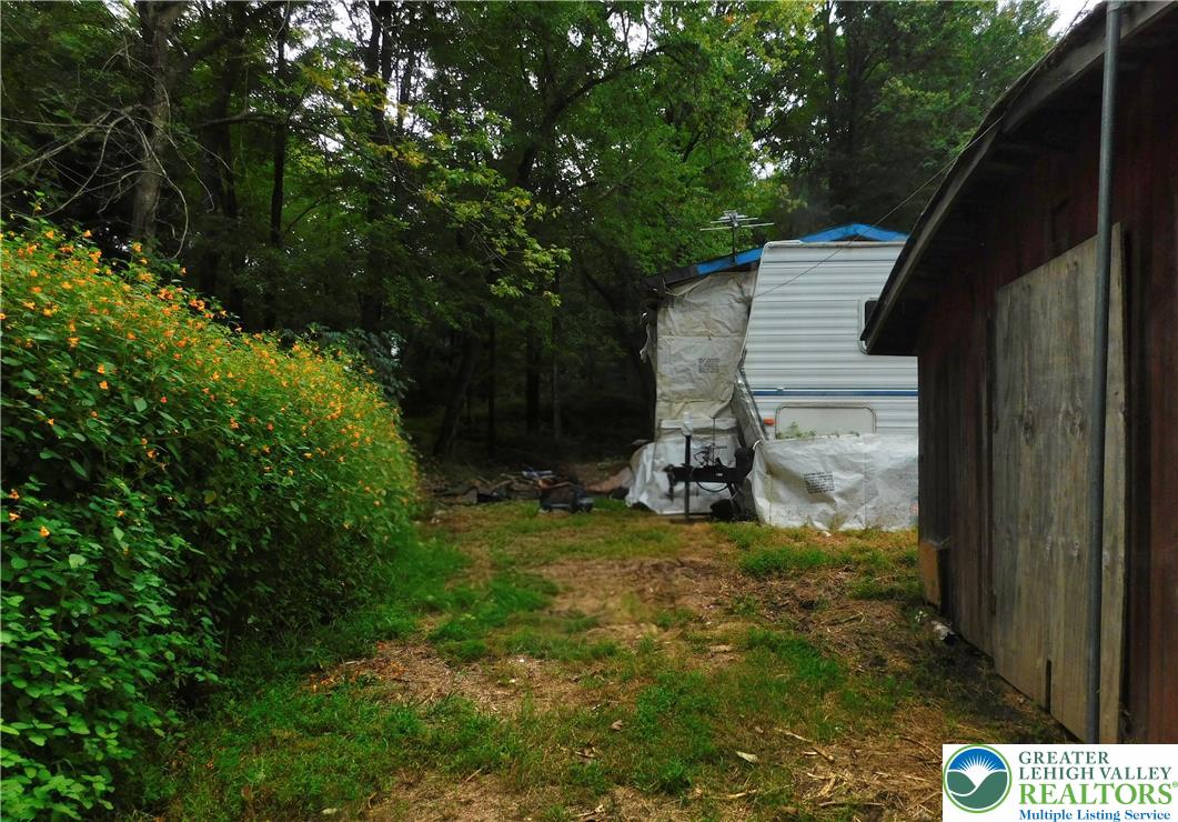 996 Greenwood Street Property Photo 8
