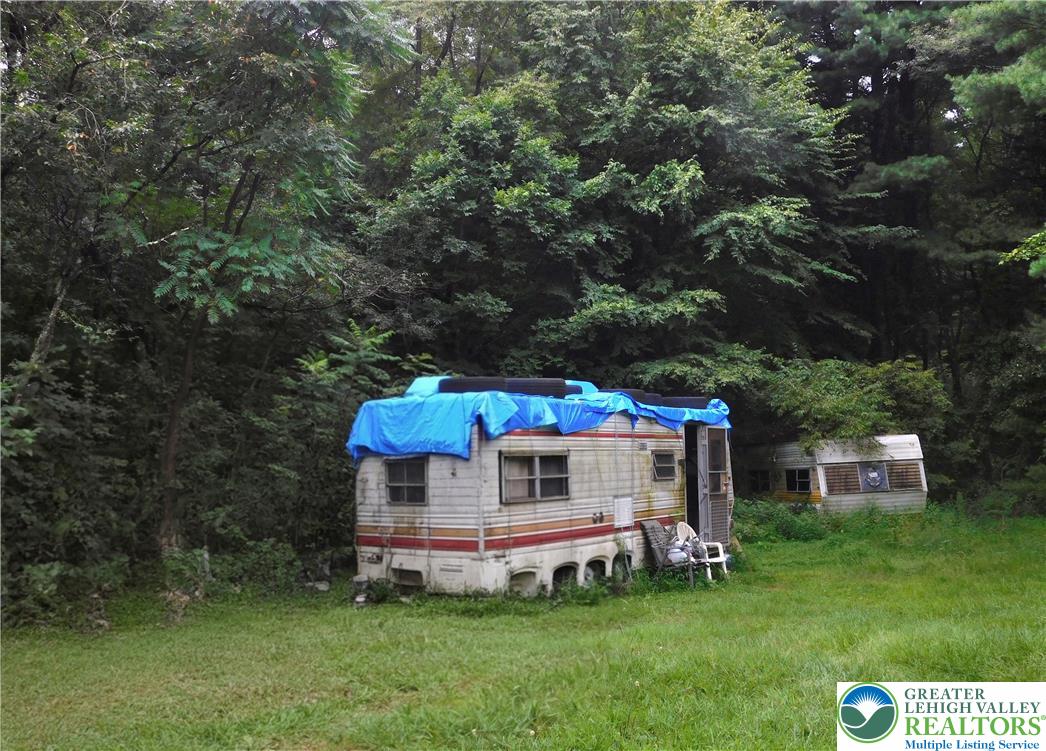 996 Greenwood Street Property Photo 9