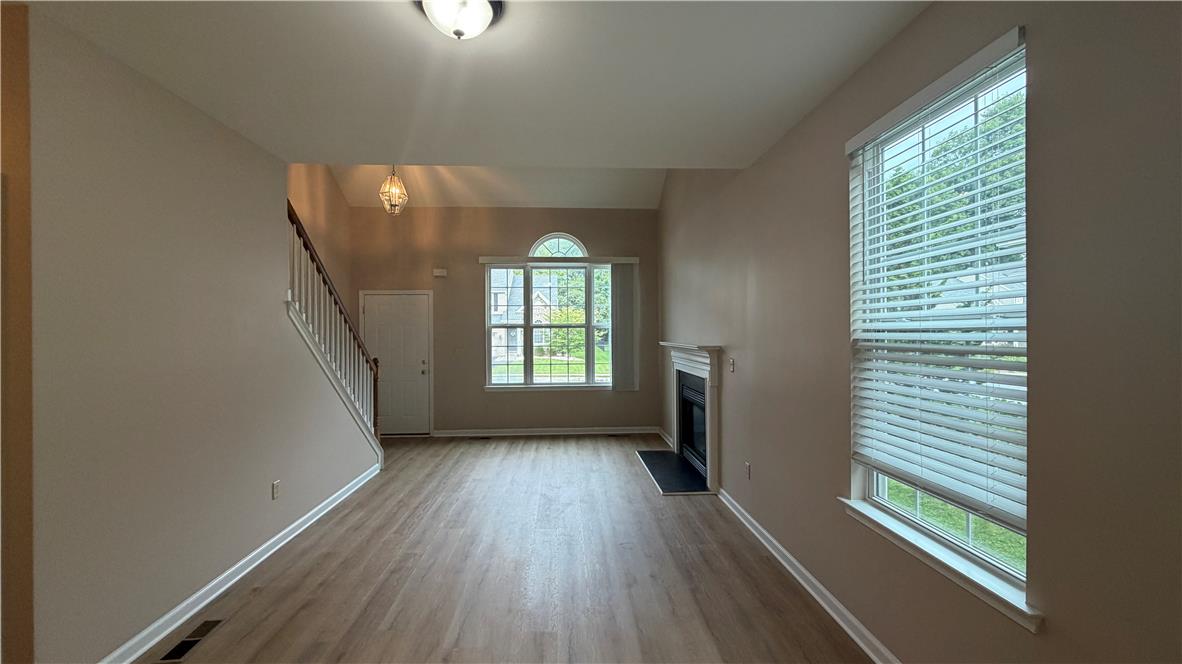 2288 Creekside Drive Property Photo 3