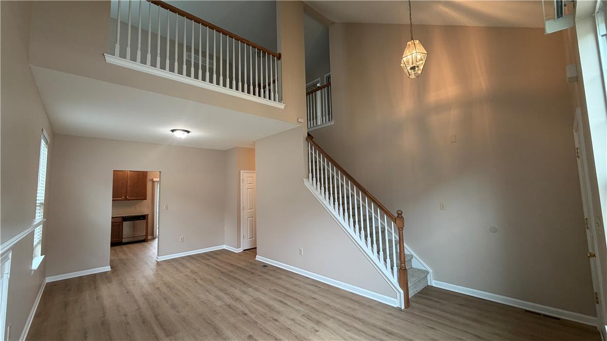2288 Creekside Drive Property Photo 4