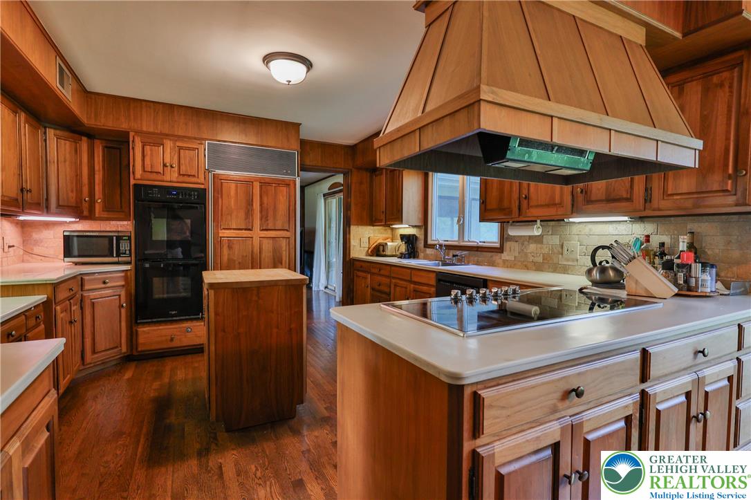 710 Wedgewood Road Property Photo 8