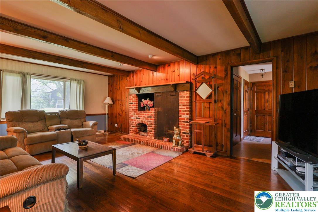 710 Wedgewood Road Property Photo 11