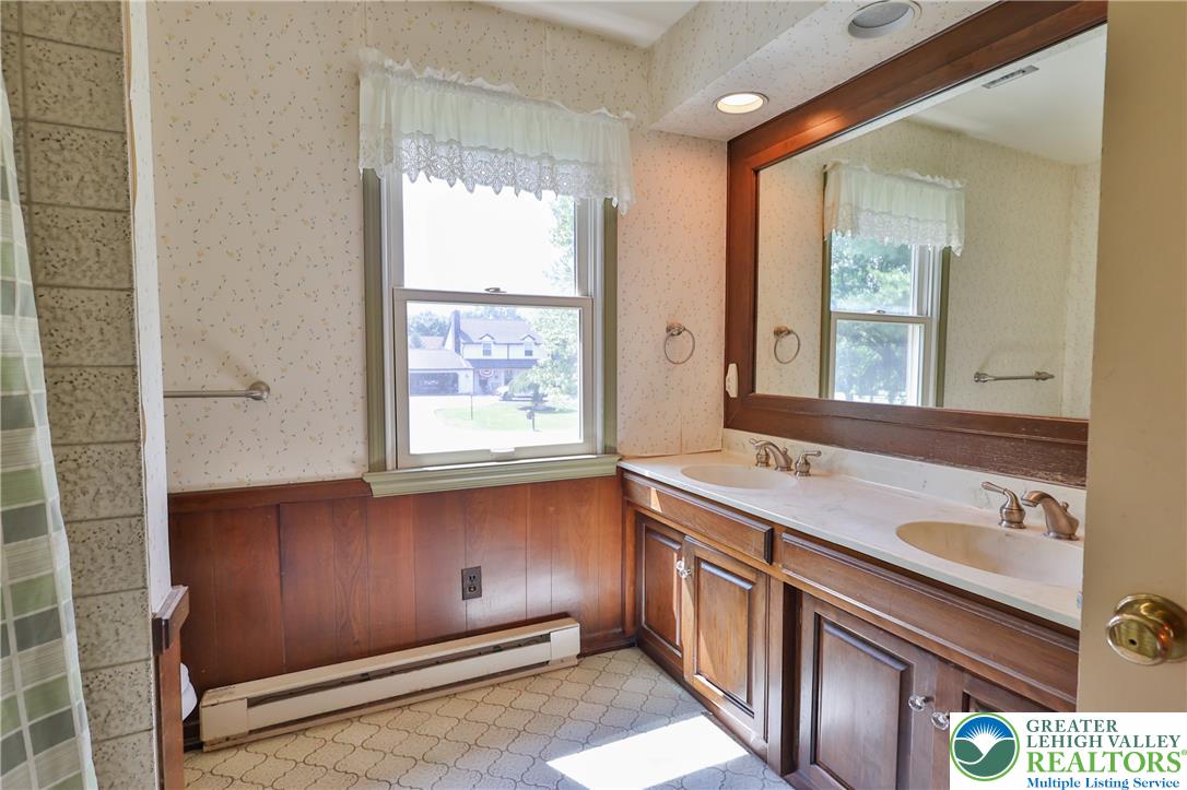 710 Wedgewood Road Property Photo 28