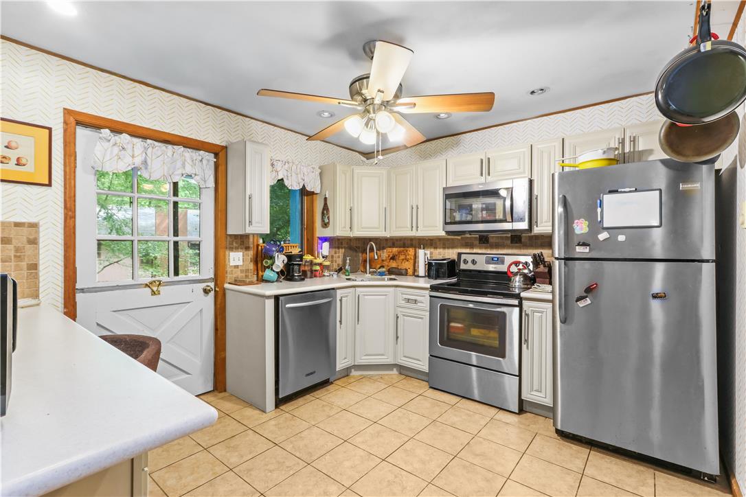 424 Saunders Drive Property Photo 10