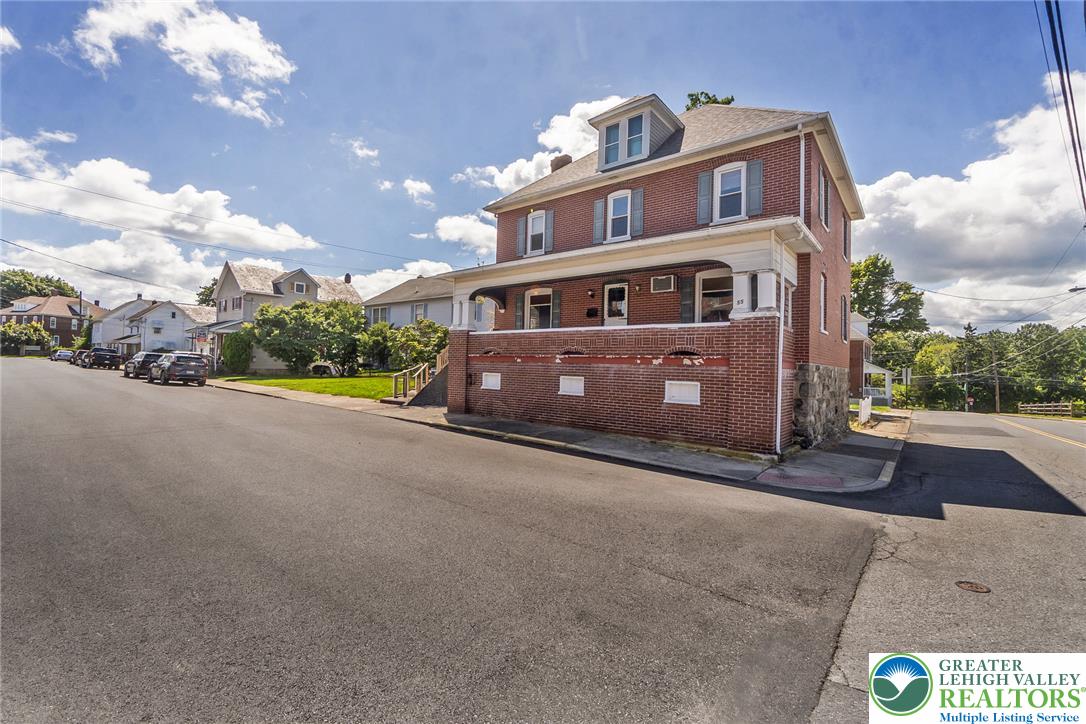 55 Dewey Street Property Photo 2