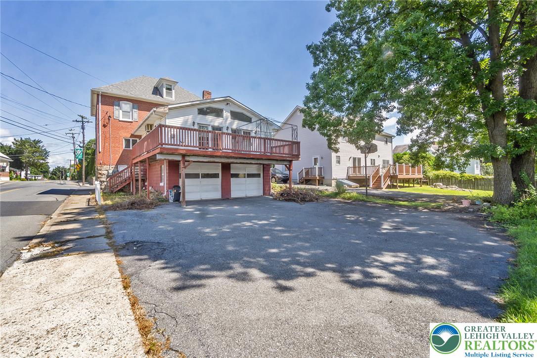 55 Dewey Street Property Photo 3