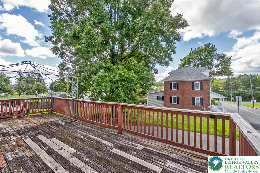 55 Dewey Street Property Photo 4
