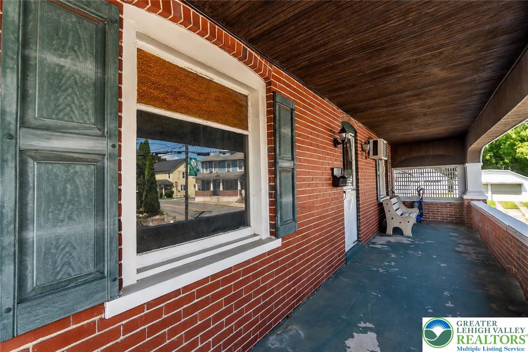 55 Dewey Street Property Photo 10